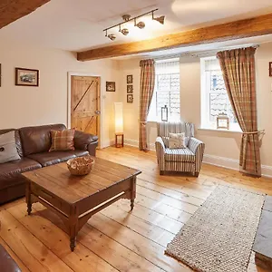 Host & - Sanders House , Whitby United Kingdom