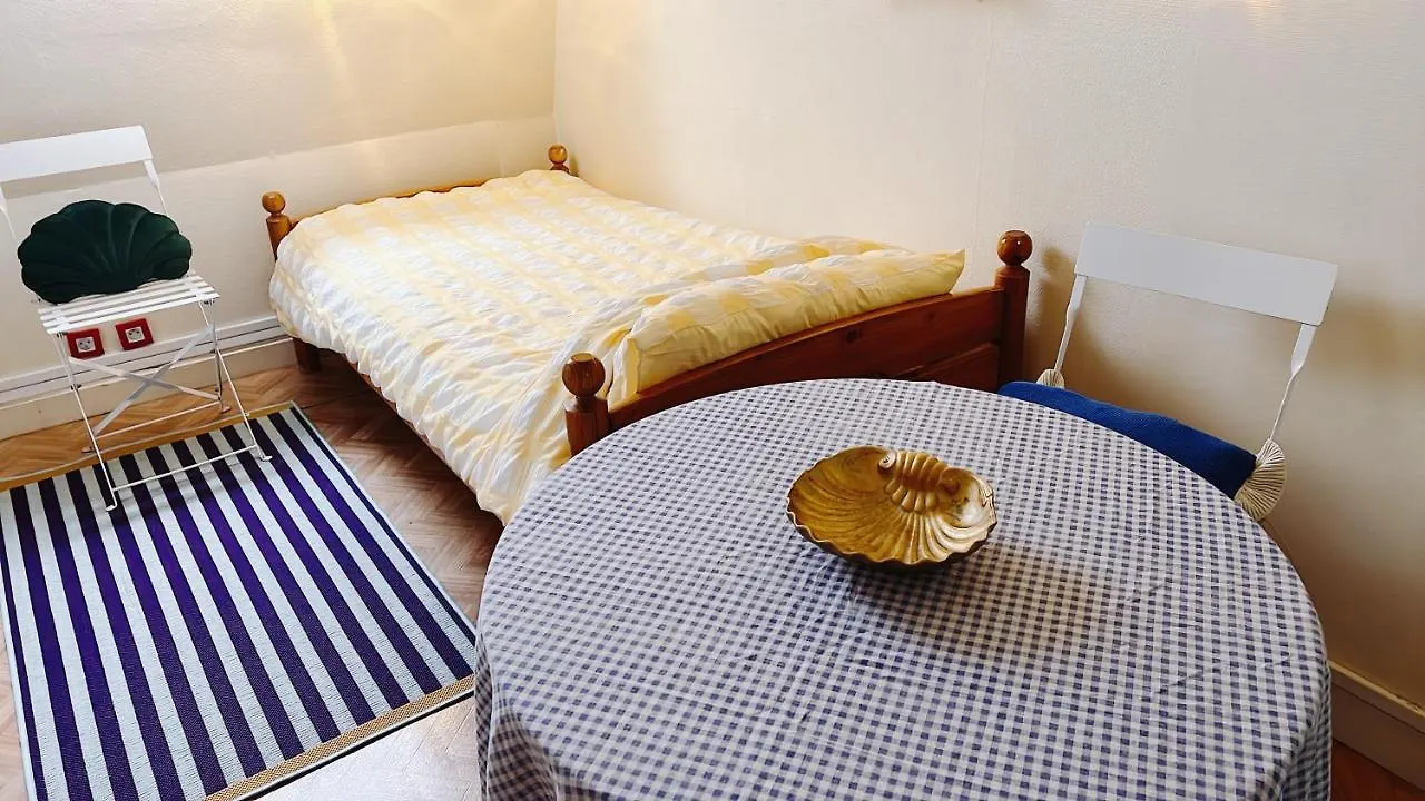 Scandal - Atelier Studio Paris Apartment
